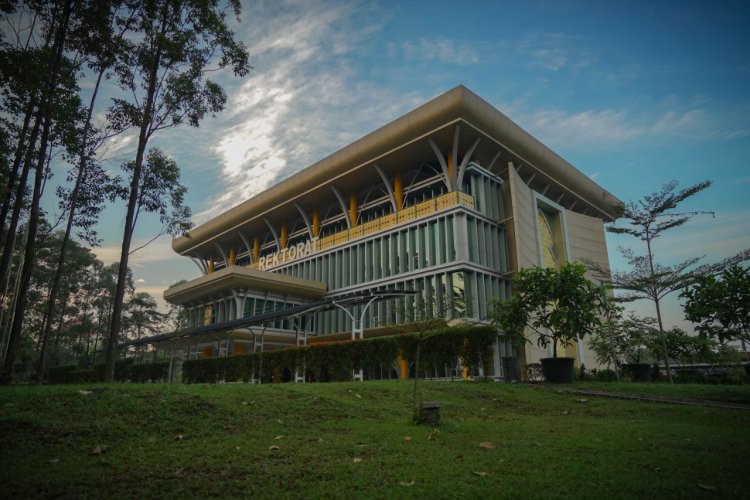 Universitas Islam Riau (UIR)
